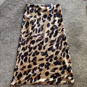 Leopard midi skirt